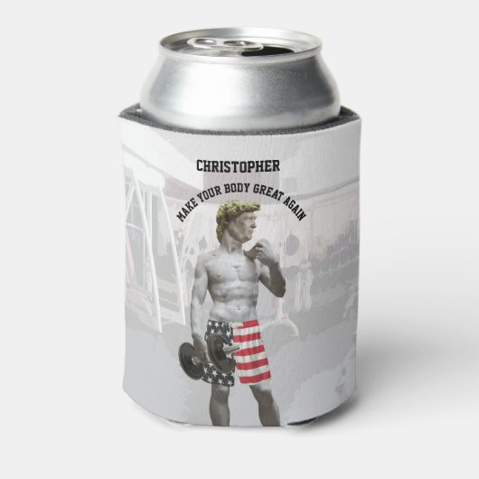 ジムおもしろいトレーニングドナルドトランプとダンベル 缶クーラー (缶裏面)