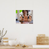 ジムでエクササイズ機を使う女性 ポスター (キッチン)