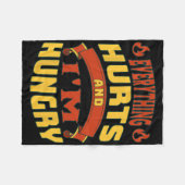 ジムトレーニング私が空腹のリフトFiを痛める フリースブランケット (正面(横))