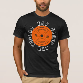 ジムライフを楽しむ人のための「Eat Sleep Gym Repeat」Tシャツ。トレーニング好きな Tシャツ