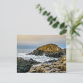 ジャイアントのコーズウェイでの夕日 ポストカード (スタンド正面)