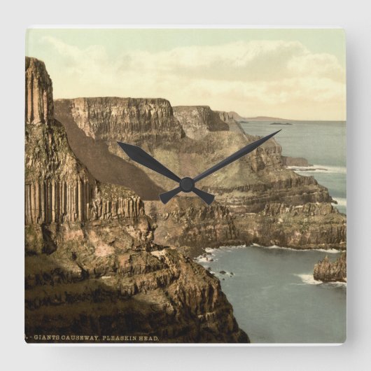 ジャイアントのコーズウェイ時計、Pleaskin Head、Co. Antrim スクエア壁時計 (正面)
