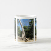 ジャイアントバンヤンツリー…カンボジア・タプローム寺院 コーヒーマグカップ (中央)