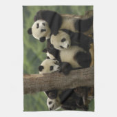 ジャイアントパンダベビーイリノポダメラノロイカ) キッチンタオル (縦)