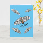 ジャイアントヒョウの蛾の漫画イラストレーション カード (黄色い花)