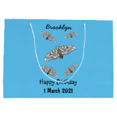 ジャイアントヒョウの蛾の漫画イラストレーション ラージペーパーバッグ (裏面)