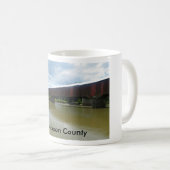 ジャクソン郡の屋根付橋のマグ コーヒーマグカップ (正面右)