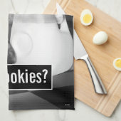 ジャグから牛乳を飲む猫 キッチンタオル (四つ折り)