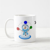 ジャグリングする雪だるまはカッコイイ コーヒーマグカップ (左)
