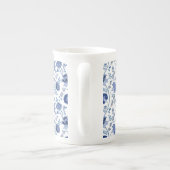 ジャコビーン花柄ブルースオンホワイト ボーンチャイナマグカップ (裏面)