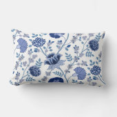 ジャコビーン花柄ブルースオンホワイト ランバークッション (正面)