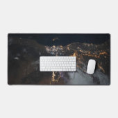 ジャザンとその郊外のシティライト デスクマット (キーボード&マウス)