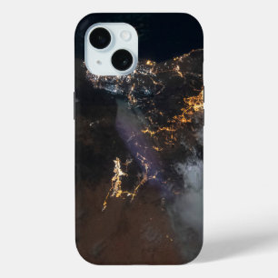 ジャザンとその郊外のシティライト iPhone 15ケース