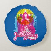 ジャスティス・リーグ |レトログループ&ロゴアーポップ・アートのト ラウンドクッション (裏面)