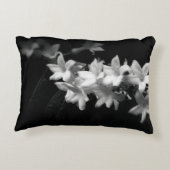ジャスミン白黒花写真 アクセントクッション (裏面)