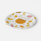 ジャック・オ・ランタンのハロウィーントリックまたはキャンディを扱う ペーパープレート (アングル)