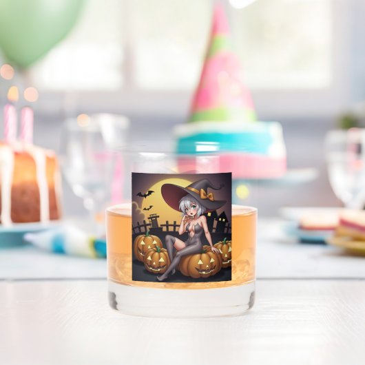 ジャック・オ・ランタンの緑のアイハロウィーンの魔女 ウイスキーグラス (インサイチュ (バースデー))