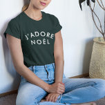 ジャドーレノエル |愛モダンクリスマストレンディークリスマス Tシャツ<br><div class="desc">タイポグラフィシンプルはスタイリッシュJ'adore Noelの引用文アートはトレンディーフェスティバルスタイルで白いミニマルとTシャツを着て回す。その引用文は「クリスマスが大好き」フランスのだ。クリスマスシーズンにぴったりのギフトやアクセサリー！</div>