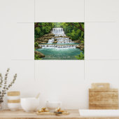 ジャマイカの緑豊かな熱帯滝 ポスター (キッチン)