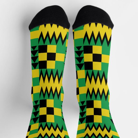 ジャマイカ国旗の色幾何学模様パターン（の模様が）ある ソックス (上部)