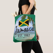 「ジャマイカ・エスト。1962インチビーチとジャマイカ国旗のアート トートバッグ (クローズアップ)