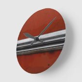 ジャンクヤードビンテージカー、赤と銀絵を描旧 ラウンド壁時計 (傾斜)