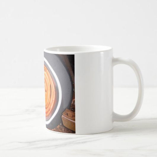 ジャンクヤードヴィンテージホイール、オレンジ色の白黒 コーヒーマグカップ (右)