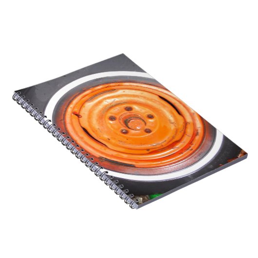 ジャンクヤードヴィンテージホイール、オレンジ色の白黒 ノートブック (右側)