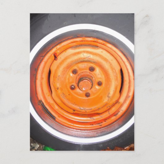 ジャンクヤードヴィンテージホイール、オレンジ色の白黒 ポストカード (正面)