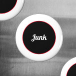 ジャンク マグネット<br><div class="desc">誰もがジャンク、より多くのジャンク、残りのジャンクと他の物を！この磁石は4つのジャンクデザインの中の1であり、すべてまたは自宅またはオフィス素晴らしのファイルキャビネットのだろう。彼らはすべてあなたのユーモアのあるファイリングシステムの州に関するおもしろいと解説。彼らは共素晴らし働する人や組織力を向上させる必要がある人に贈り物をする。</div>