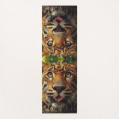 ジャングルで水をラッピングしながらヒョウが動く ヨガマット (正面)