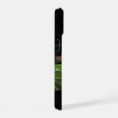 ジャングルに潜むトラ iPhone 15ケース (右側面)