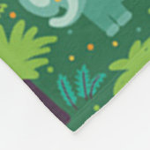 ジャングルに生息する野生動物 フリースブランケット (角)