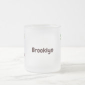 ジャングルの漫画の可愛ぶら下がったいチンパンジー フロストグラスマグカップ (中央)