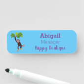 ジャングルの漫画の可愛ぶら下がったいチンパンジー 名札 (インサイチュ)