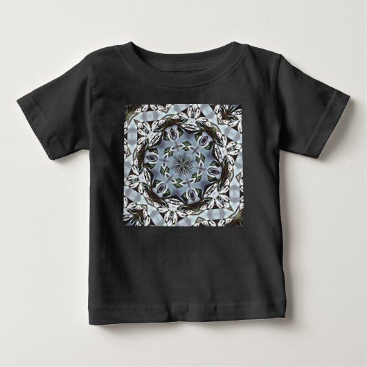 ジャングルの葉とトロピカルフラワーの六角形 ベビーTシャツ (正面)