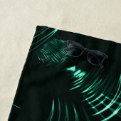 ジャングルグリーンとネオミントのミックスの尖った曲線 ビーチタオル (インサイチュ)