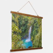 ジャングルリラックスの美しユニークい青い滝 吊り下げ型タペストリー (傾斜あり)