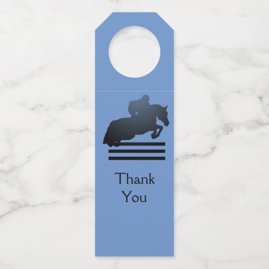 ジャンパーで障害物をクリアする。 ボトルネックタグ (正面)