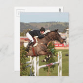 ジャンプする馬とライダーを表示 ポストカード (正面/裏面)