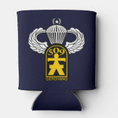 ジャンプ翼を持つ第509空挺部隊 缶クーラー (裏面)