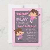 ジャンプ＆プレイ キュートな女の子のトランポリン誕生日パーティー 招待状 (正面)