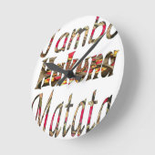 ジャンボハクナマタタアフリカヴィンテージアートプリント ラウンド壁時計 (傾斜)