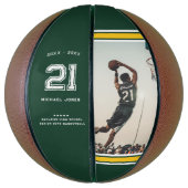 ジャージー番号 |グリーンと金ゴールドの卒業モノグラム バスケットボール (縦)