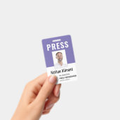 ジャーナリストのプレスパス写真名ロゴID紫 バッジ (手持ち)