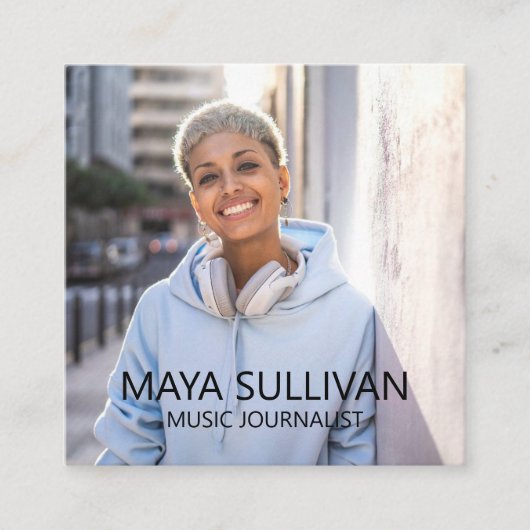 ジャーナリスト音楽ラジオプロフェッショナル写真 スクエア名刺 (正面)