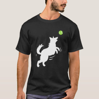 ジャーマンシェパードがテニスボールをキャッチ Tシャツ