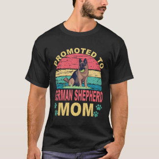 ジャーマンシェパードのママに昇進4 ジャーマンシェパード Tシャツ