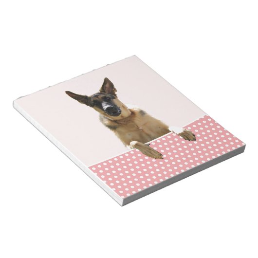 ジャーマンシェパードドッグピンク水玉模様 ノートパッド (アングル)