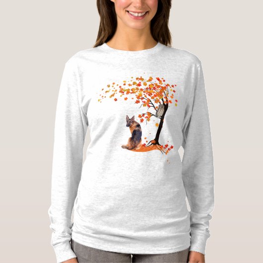 ジャーマンシェパードフクロウと秋ツリー犬のオーナー秋 Tシャツ (正面)